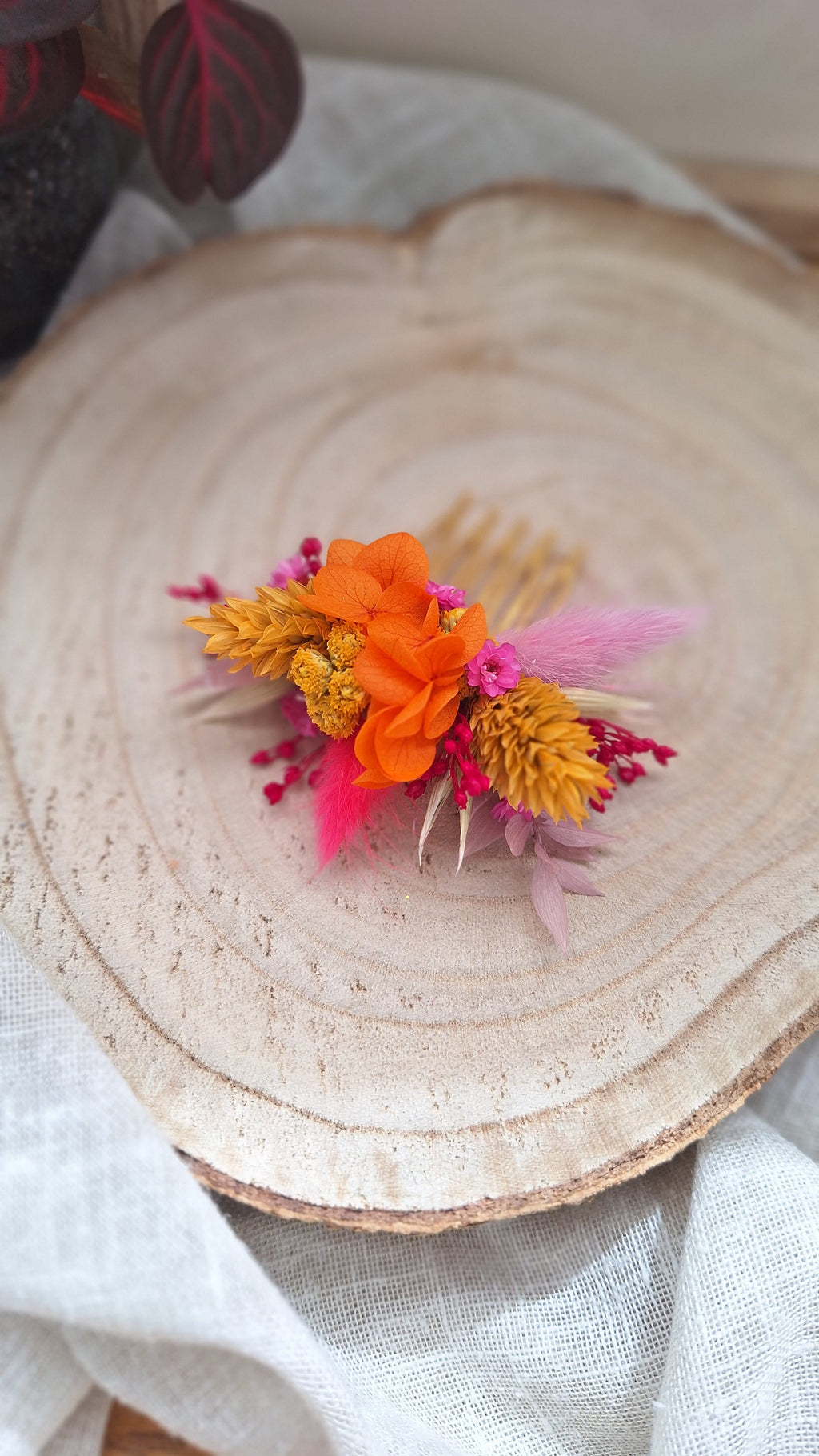 Petit peigne pour coiffure mariage - évènement - coloré orange rose lilas - fleuriste Bretoncelles le Perche - orne - sarthe - fleuriste eure et loire - livraison france