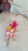 Boutonnière en fleurs séchées et hortensia stabilisé - colorée  - rose et pêche - livraison france - fleuriste eure et loire - nogent-le-rotrou - la loupe - fleuriste mariage le perche