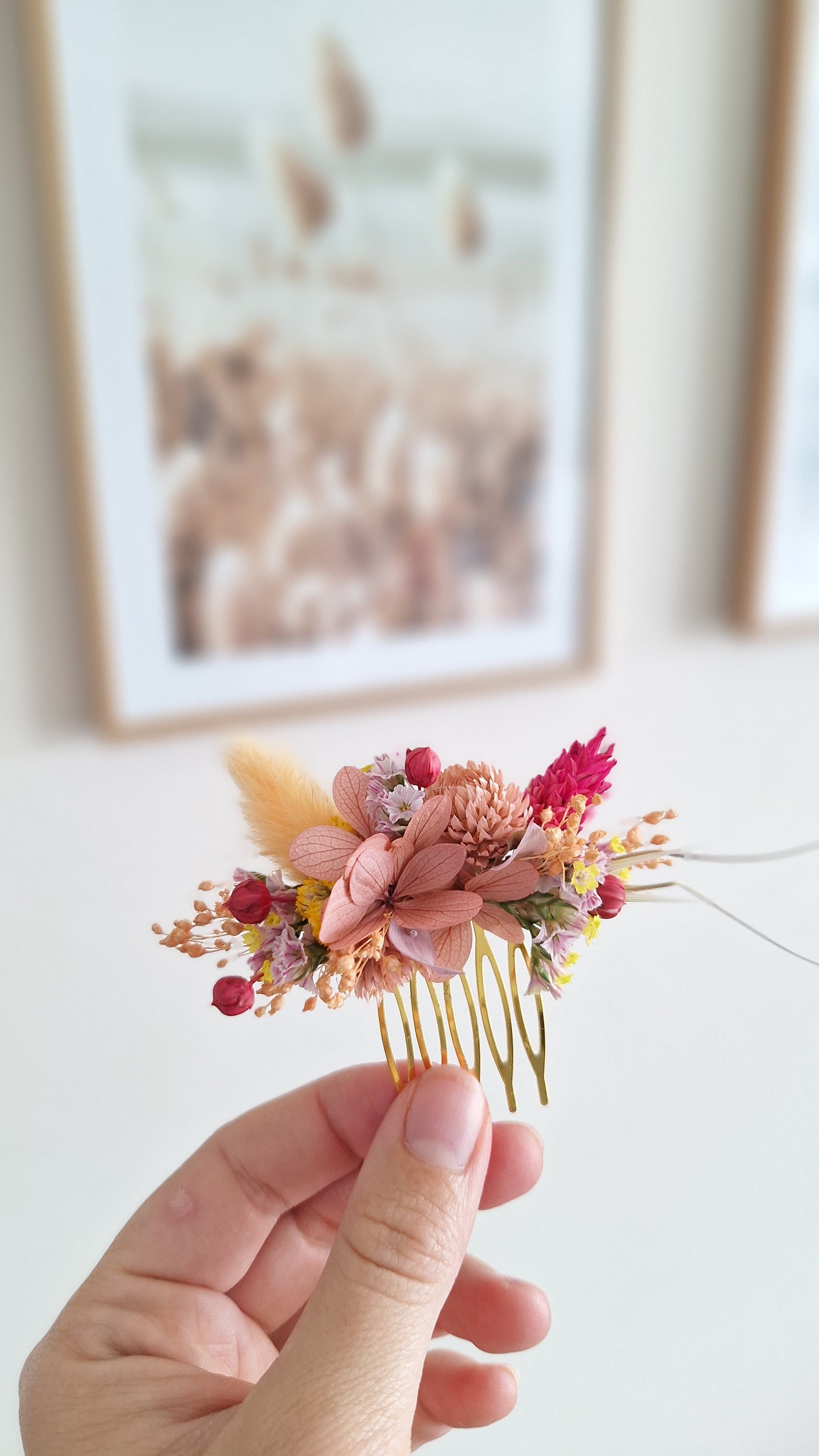 Peigne en fleurs séchées et hortensia stabilisé - colorée  - rose et pêche - livraison france - fleuriste eure et loire - nogent-le-rotrou - la loupe - fleuriste mariage le perche