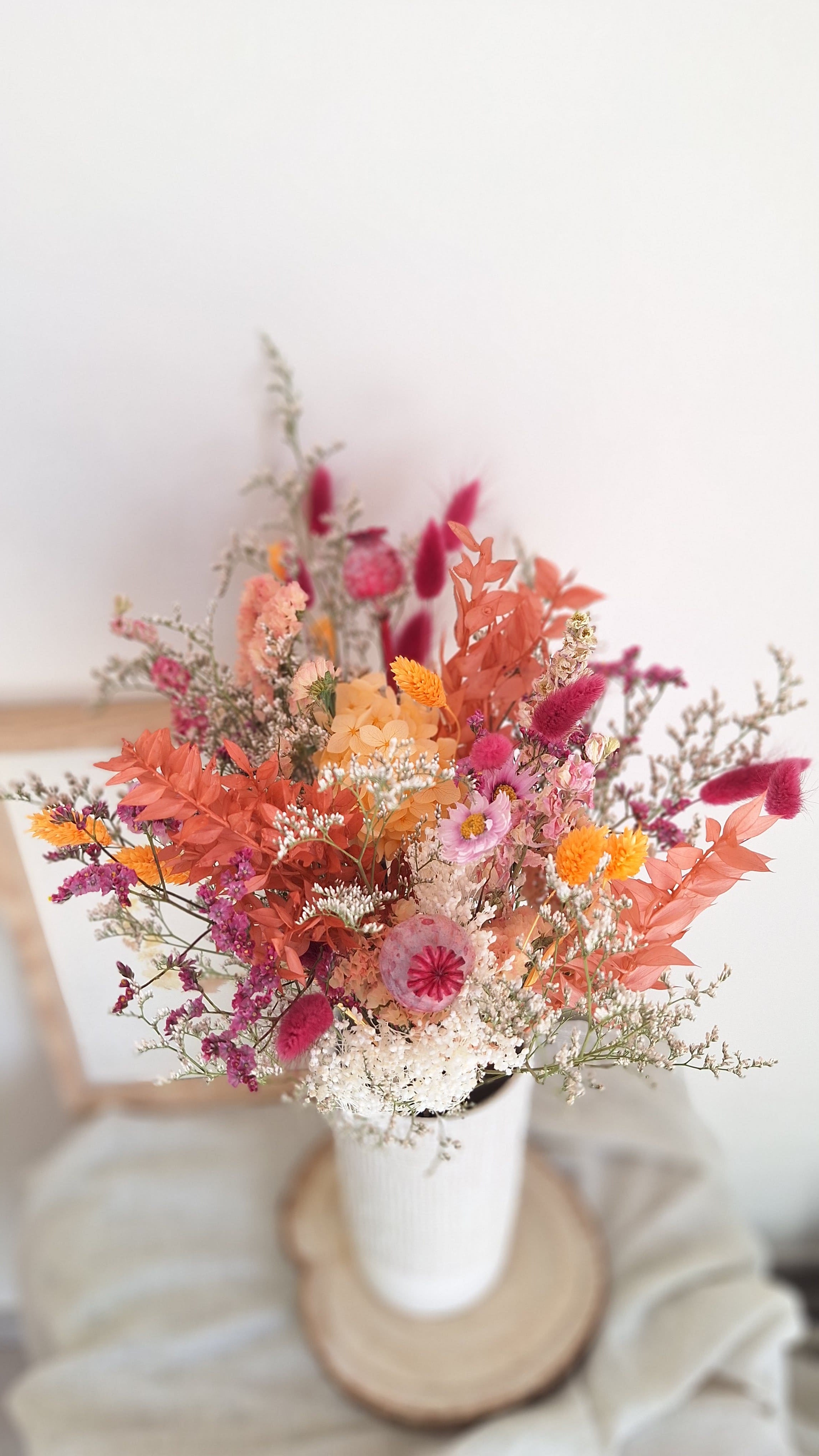 Bouquet aux couleurs éclatantes de framboise pêche et blanc - champêtre- livraison france - Fêtes des mères - idée cadeau fêtes des mères - cadeau durable