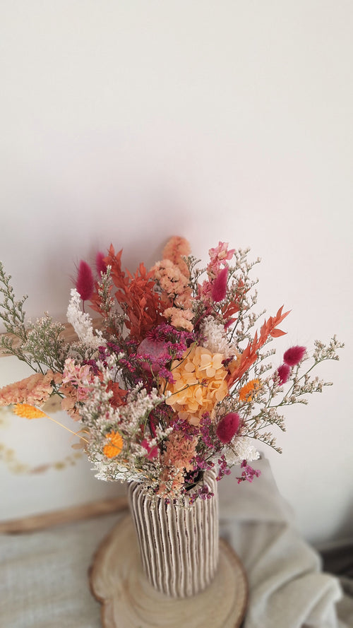 Bouquet aux couleurs éclatantes de framboise pêche et blanc - champêtre- livraison france - Fêtes des mères - idée cadeau fêtes des mères - cadeau durable