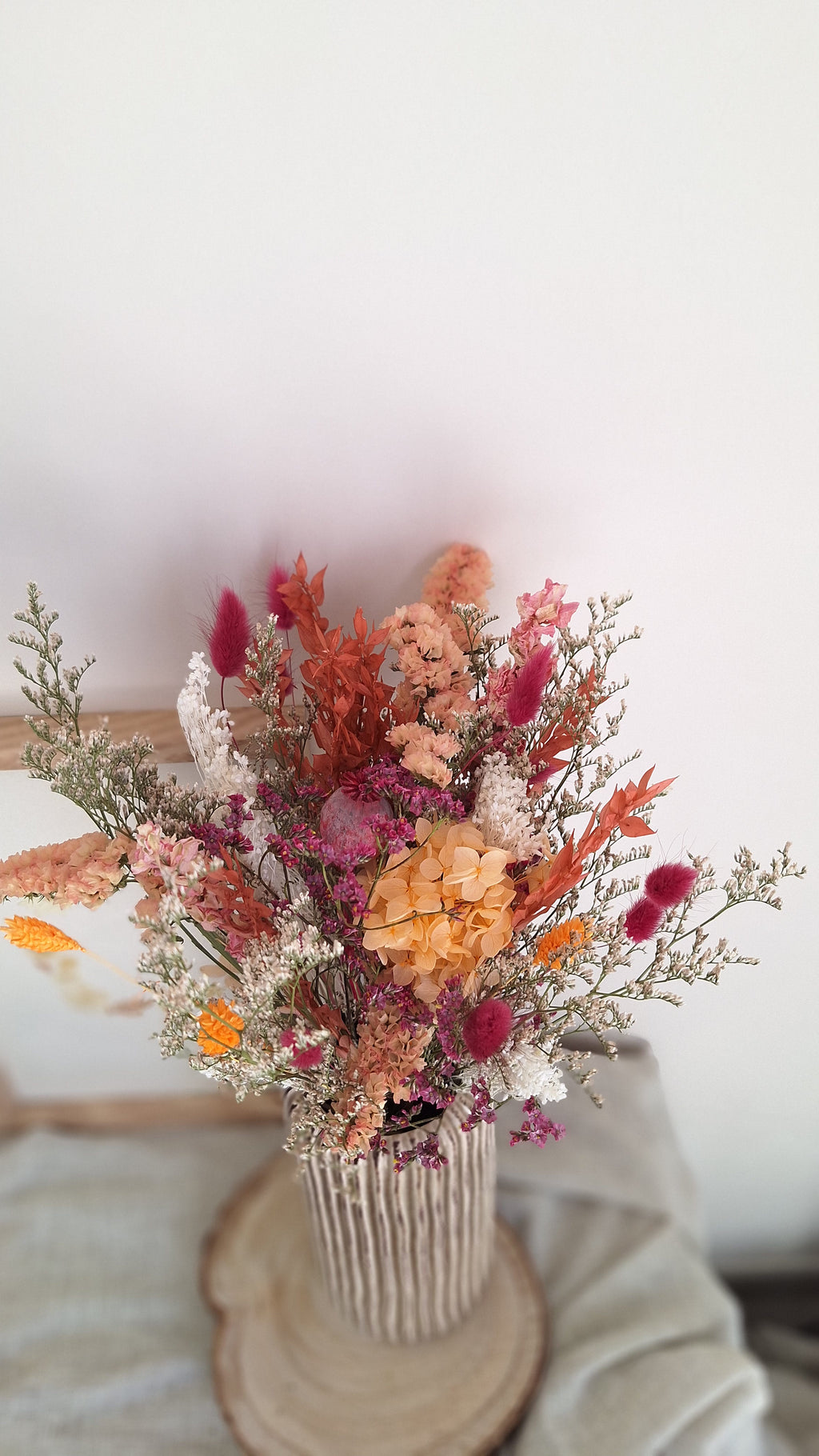 Bouquet aux couleurs éclatantes de framboise pêche et blanc - champêtre- livraison france - Fêtes des mères - idée cadeau fêtes des mères - cadeau durable