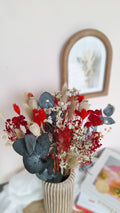 Bouquet fleurs séchées  champêtre rouge et blanc avec eucalyptus - idée cadeau saint valentin- livraison France - Maison Marceline