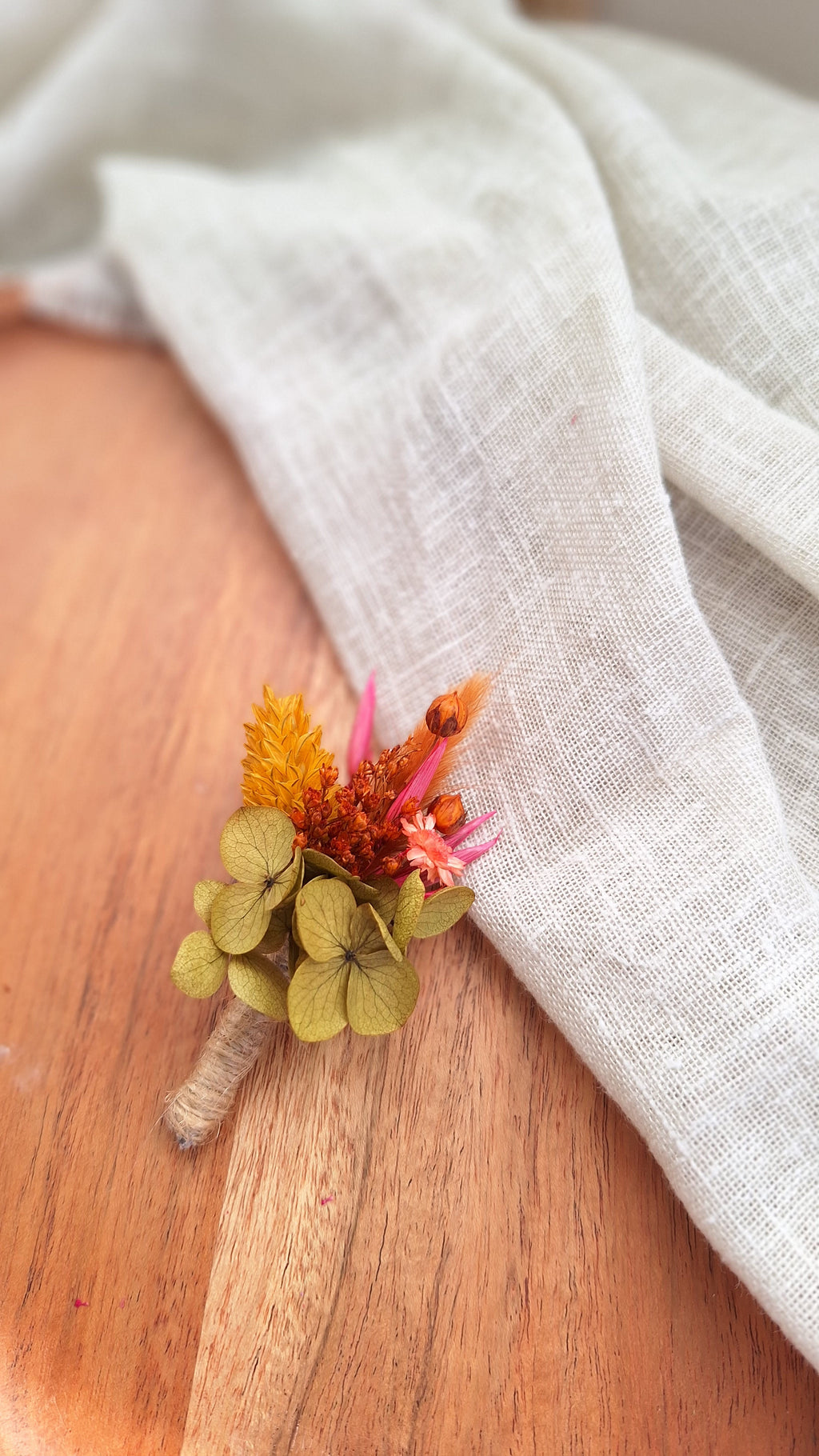 Boutonnière  en fleurs séchées - mariage - fleuriste orne - fleuriste eure et loire -fleuriste sarthe - fleuriste mariage - livraison france