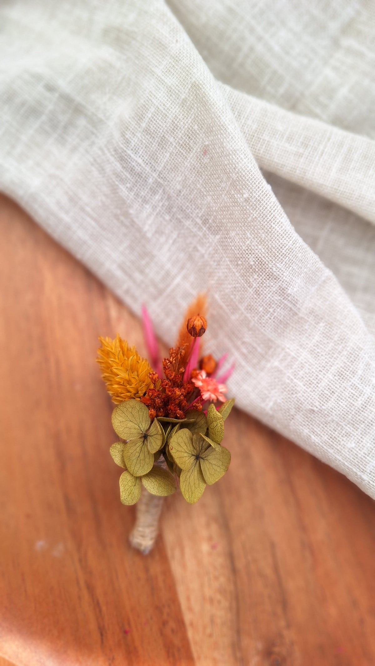 Boutonnière  en fleurs séchées - mariage - fleuriste orne - fleuriste eure et loire -fleuriste sarthe - fleuriste mariage - livraison france