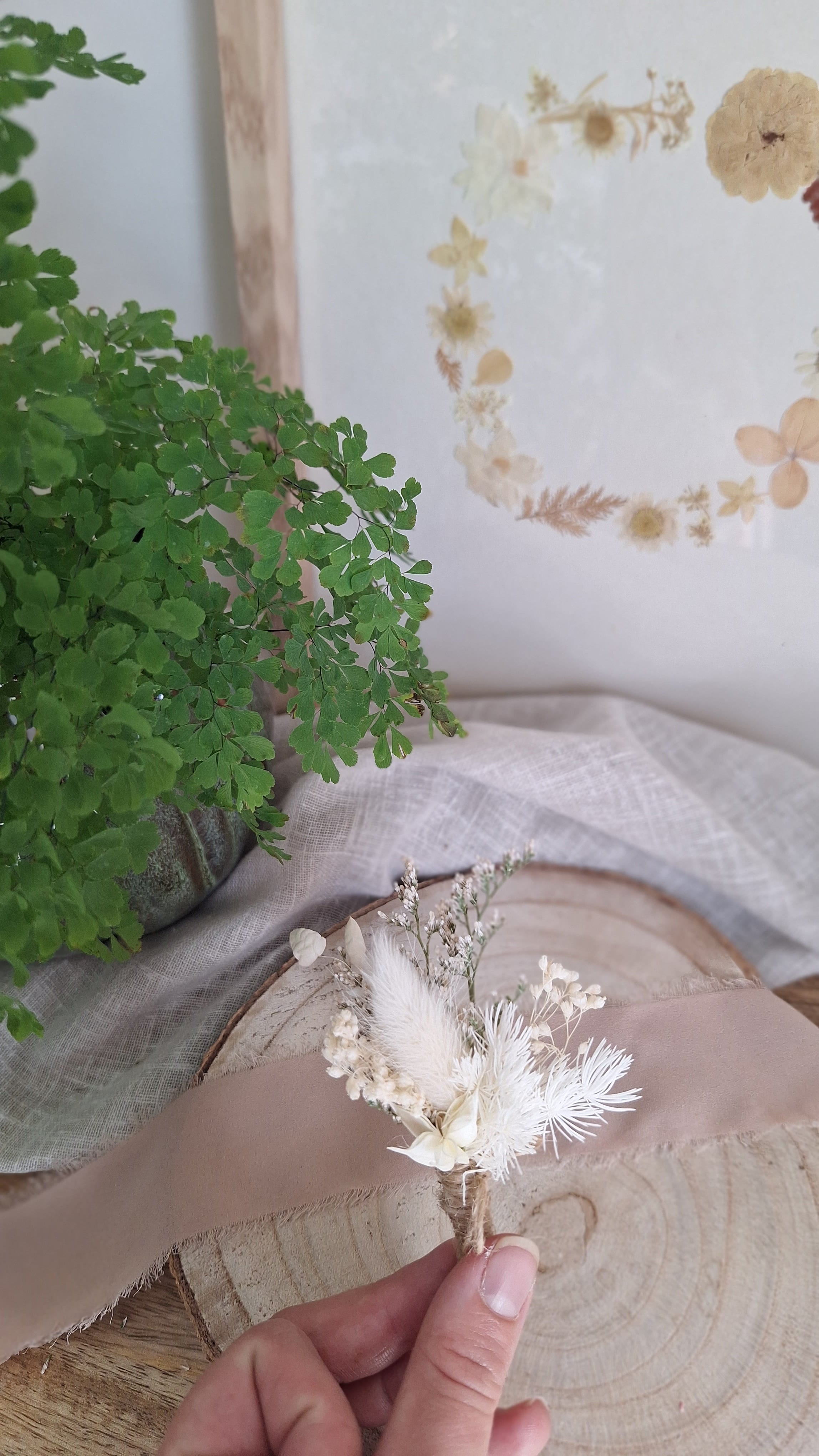 Boutonnière blanche champêtre fleurs séchées durable - Fleuriste Eure et Loir, fleuriste orne, Fleuriste le perche, Fleuriste Bretoncelles