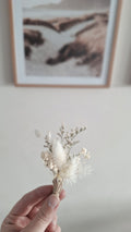 Boutonnière blanche champêtre fleurs séchées durable - Fleuriste Eure et Loir, fleuriste orne, Fleuriste le perche, Fleuriste Bretoncelles