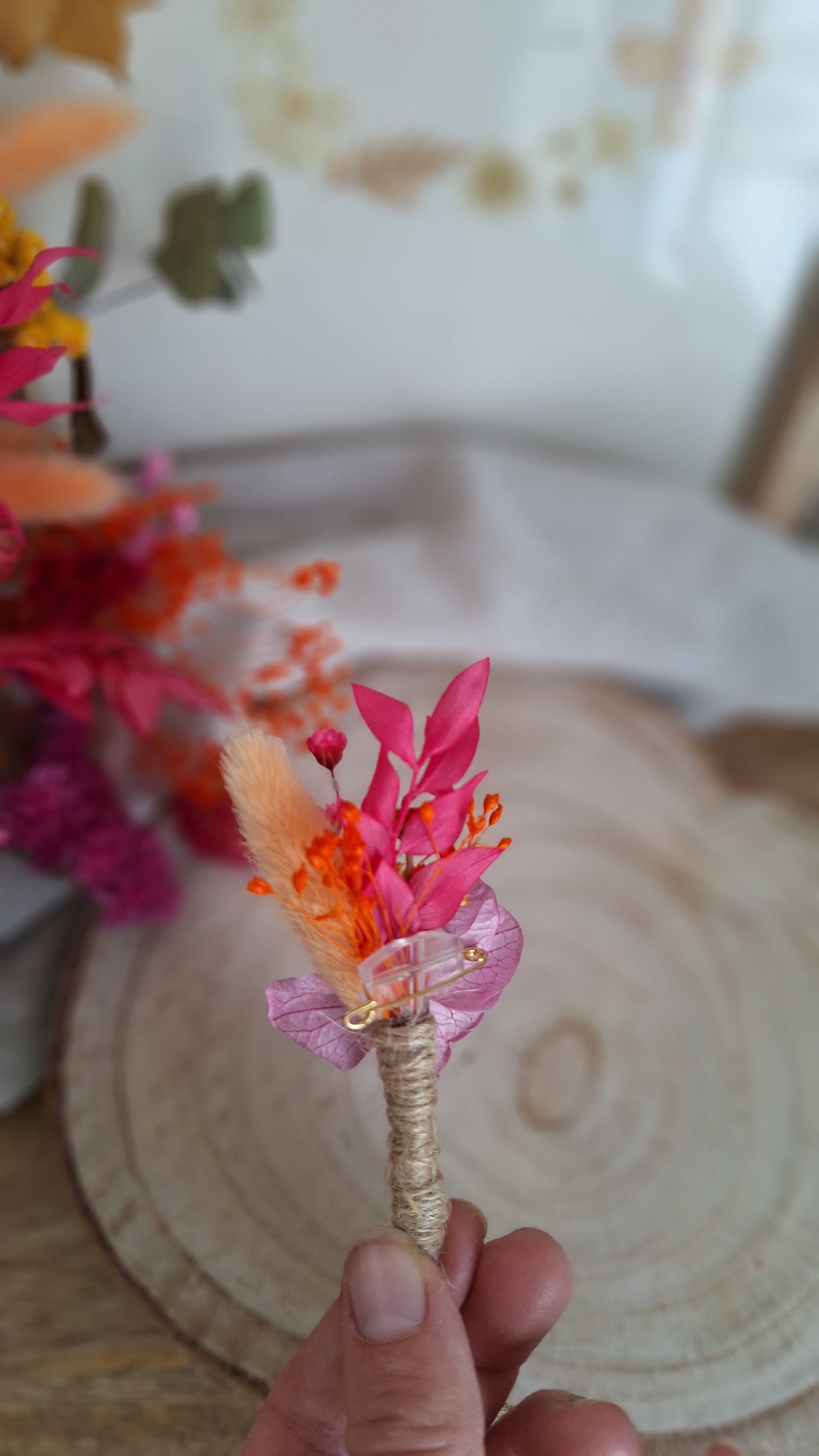 Boutonnière colorée en fleurs séchées durable - Fleuriste Eure et Loir, fleuriste orne, Fleuriste le perche, Fleuriste Bretoncelles