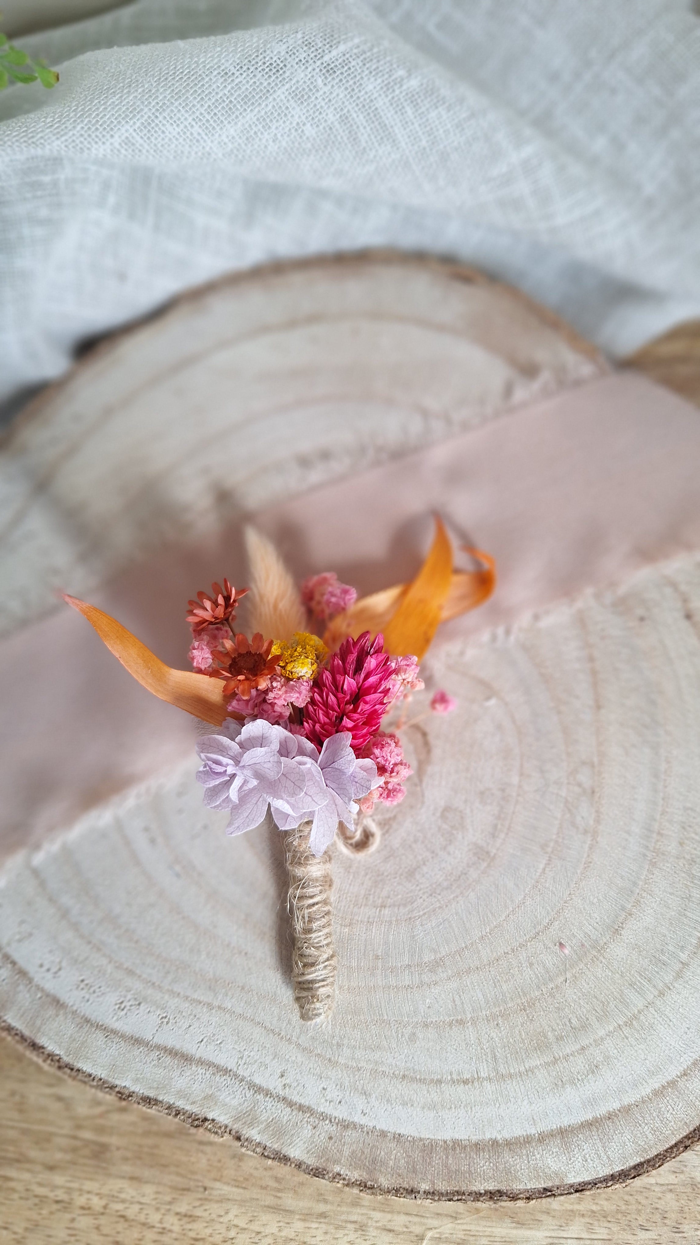 Boutonnière en fleurs séchées - Thaïs