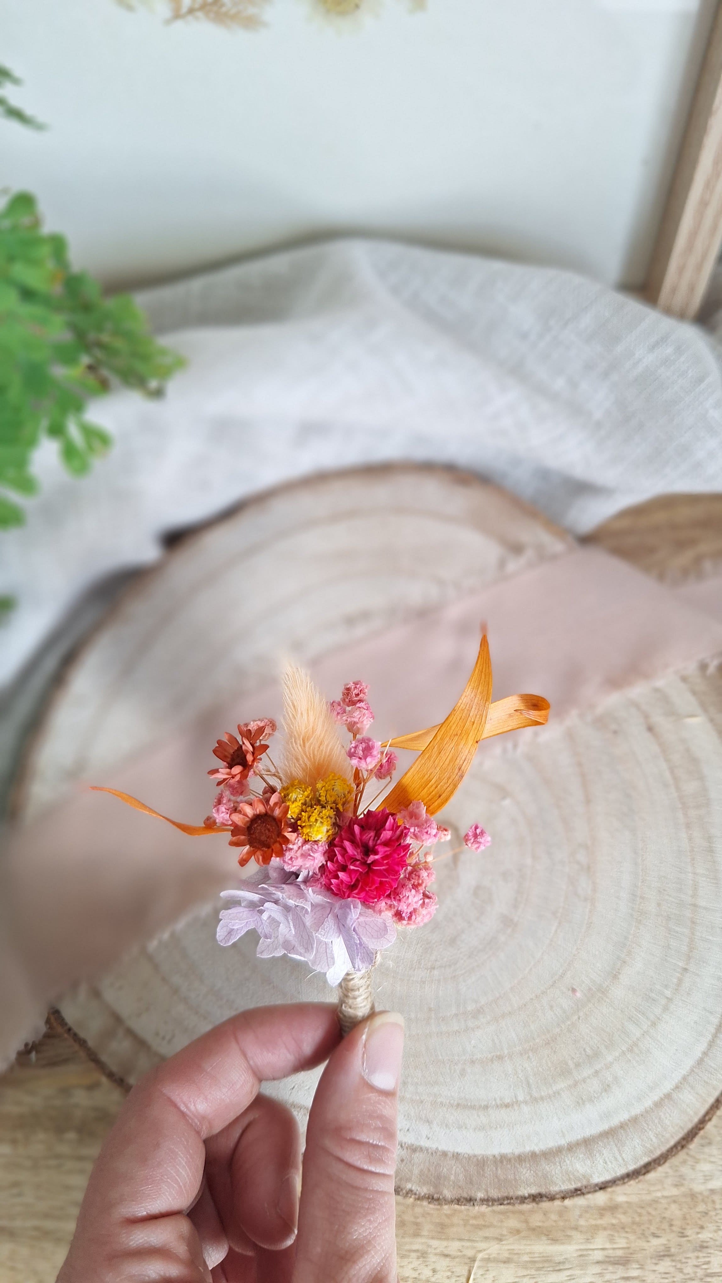 Boutonnière en fleurs séchées - Thaïs