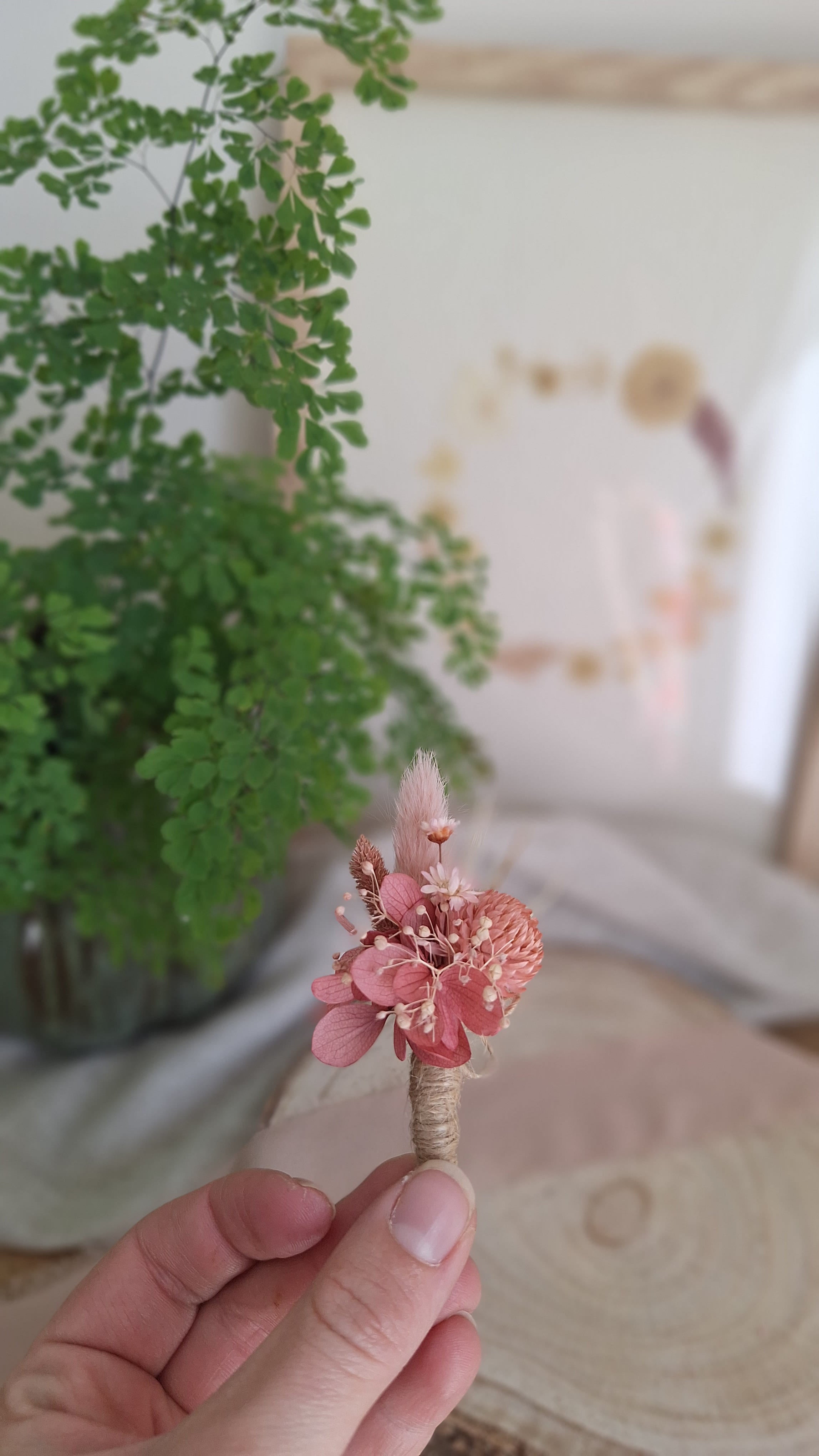 Boutonnière fleurs séchées et stabilisées rose et vieux rose - Fleuriste le perche - Fleuriste eure et Loire - fleuriste orne