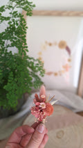 Boutonnière fleurs séchées et stabilisées rose et vieux rose - Fleuriste le perche - Fleuriste eure et Loire - fleuriste orne