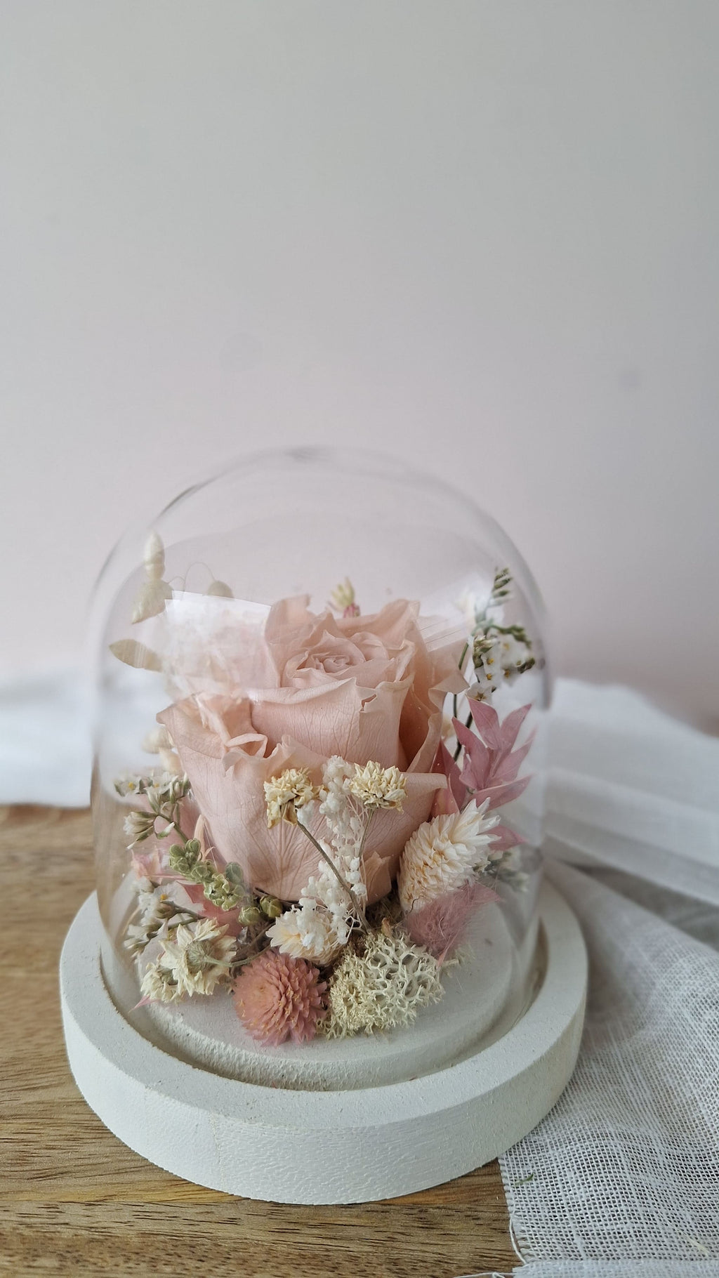 Cloche en fleurs séchées et rose stabilisée - idée cadeau Saint Valentin - livraison en France