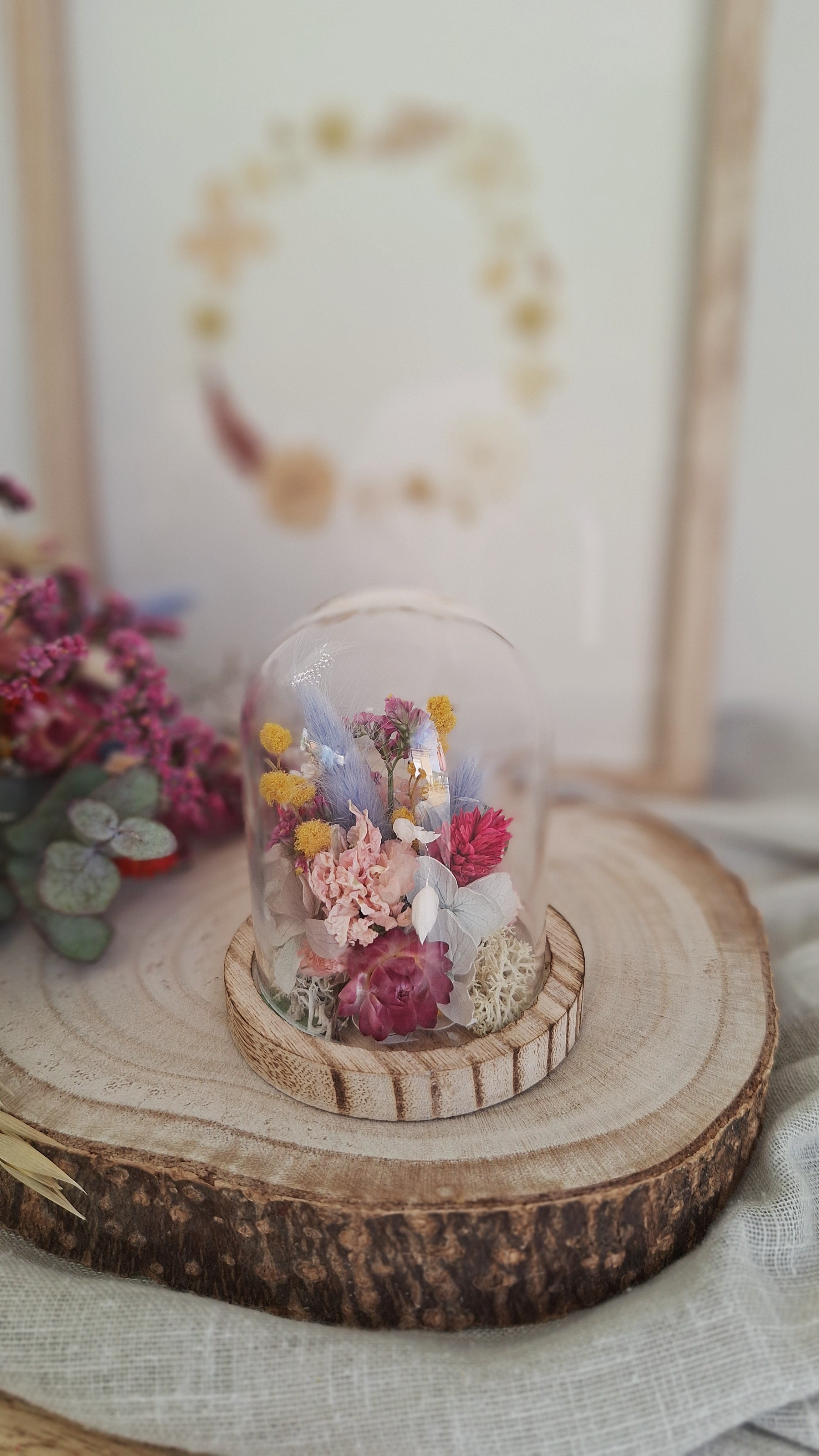 Cloche en fleurs séchées printemps - Maison Marceline fleuriste nogent le rotrou - livraison fleurs fêtes de mères