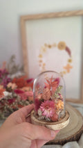 Cloche en fleurs séchées vieux rose et pêche - Maison Marceline fleuriste idée cadeau pas cher fêtes des mères