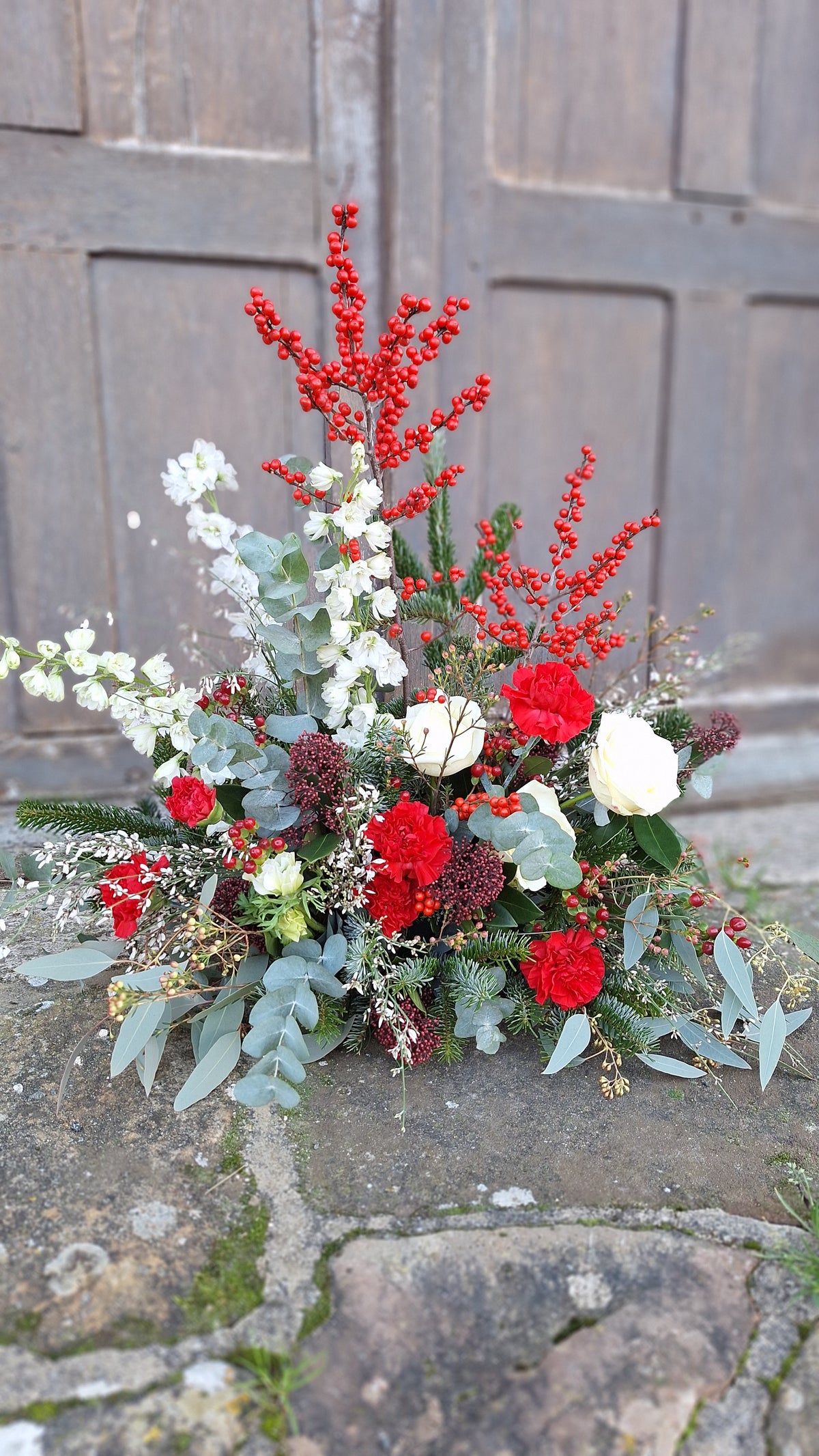 Décoration florale de mariage d’hiver dans le Perche par Maison Marceline, fleuriste à Bretoncelles - Moutier au perche église 