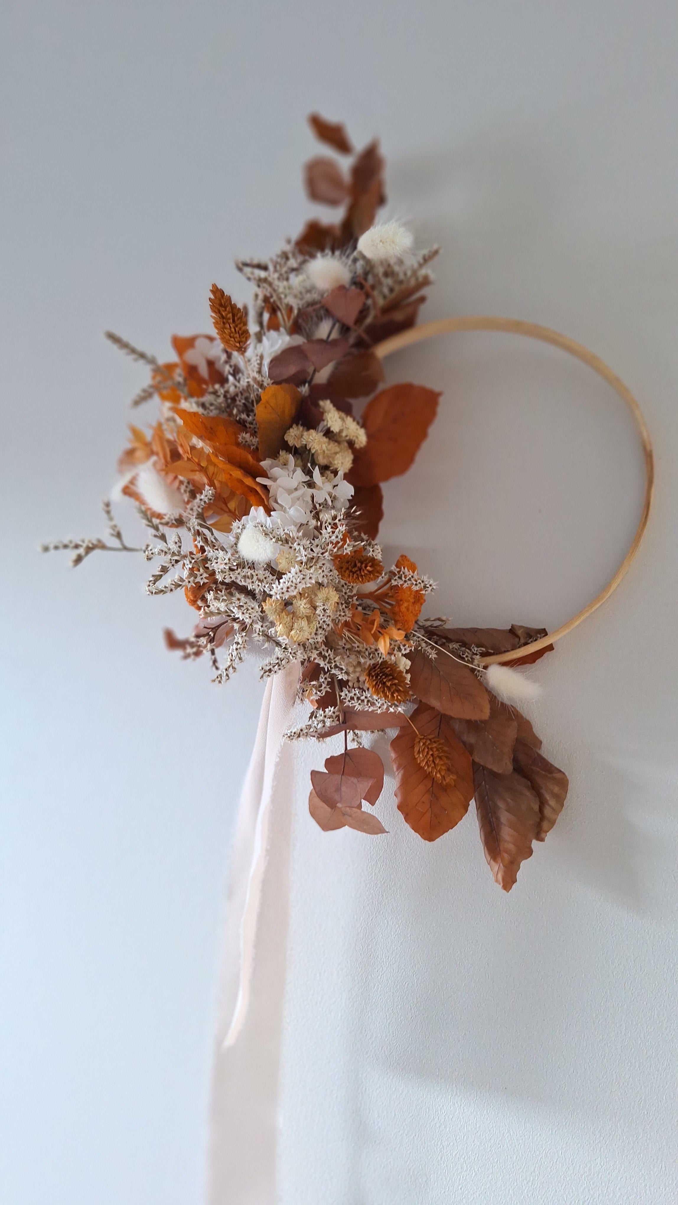 Couronne fleurs séchées sauvage terracotta blanc et beige- livraison en france fleurs séchées