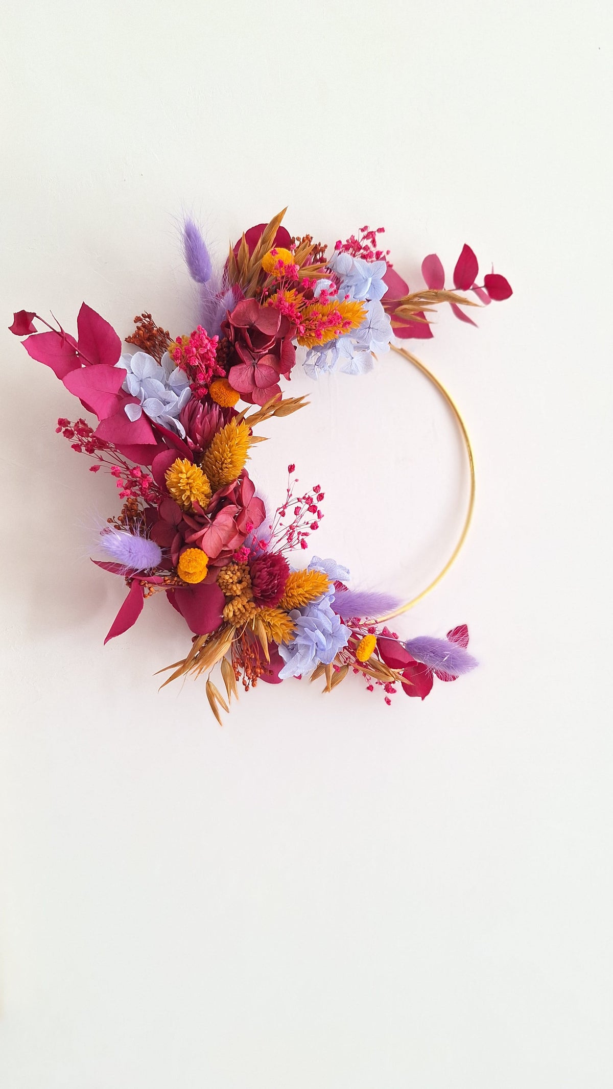 Couronne fleurs séchées et stabilisées automnale colorée- framboise ocre bleu - livraison en france - demie couronne champêtre colorée