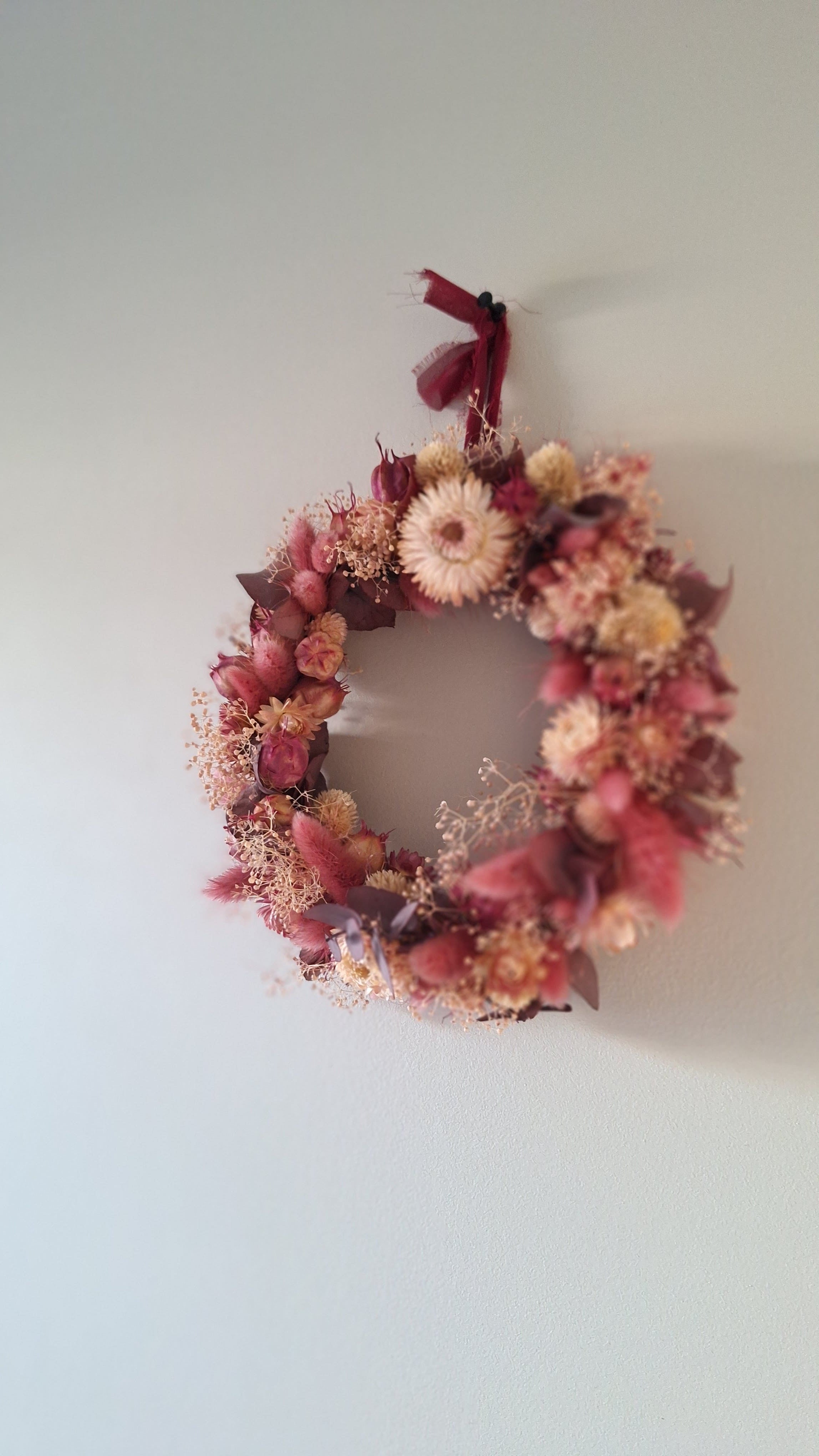 Couronne de fleurs séchées et stabilisées rose et violine - livraison en france