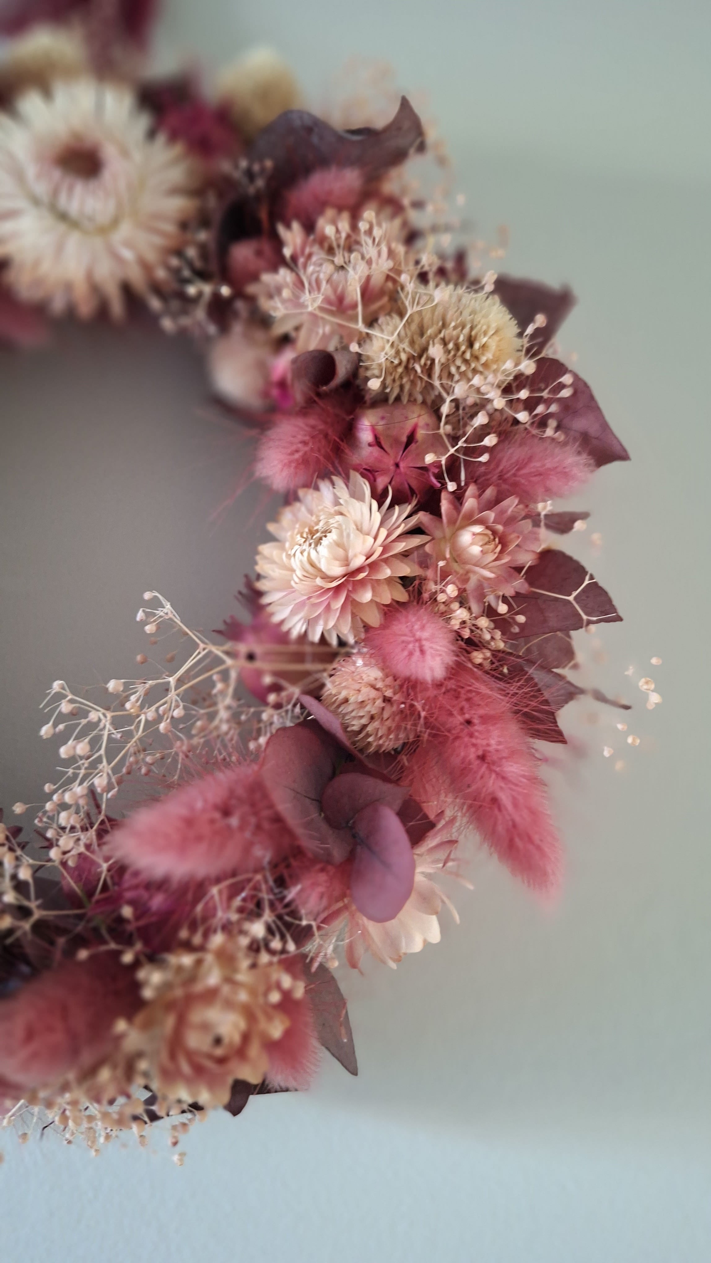 Couronne de fleurs séchées et stabilisées rose et violine - livraison en france