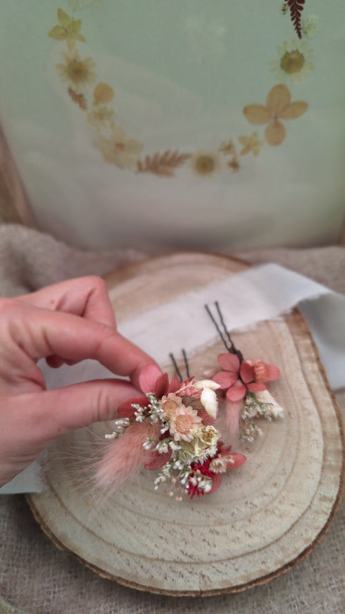 Petit peigne en fleurs séchées et stabilisées, vieux rose, rose et blanc doux et poétique - Livraison france - fleuriste le perche