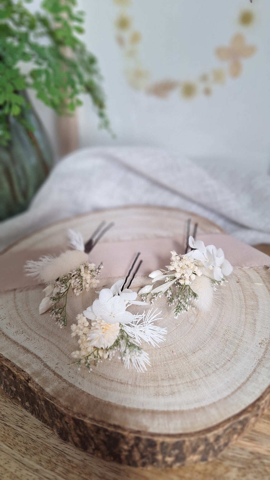 Epingle à chignon fleurie blanc hortensia stabilisé durable - Fleuriste Eure et Loir, fleuriste orne, Fleuriste le perche, Fleuriste Bretoncelles