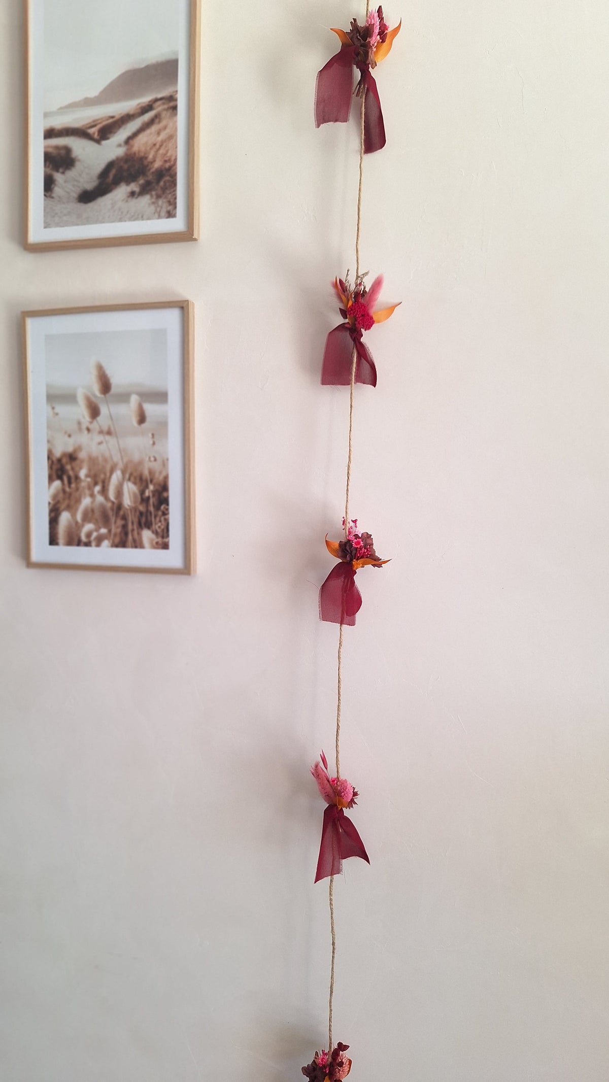 Guirlande en fleurs séchées - Maison Marceline fleuriste - décoration florale durable intérieur
