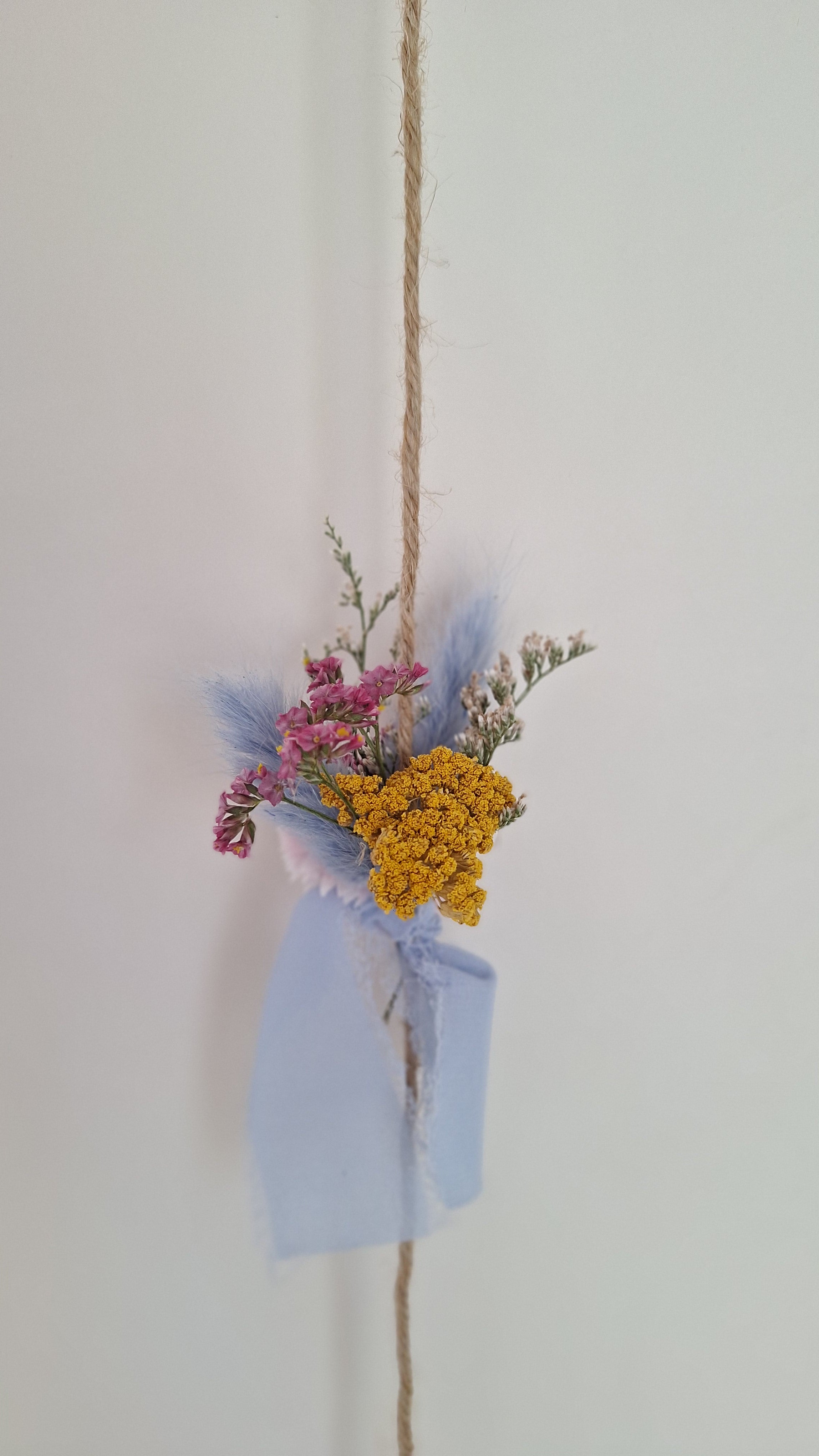 Guirlande en fleurs séchées - Maison Marceline fleuriste - Livraison fleurs fêtes des Mères France - le Perche - Rémalard - Bellême