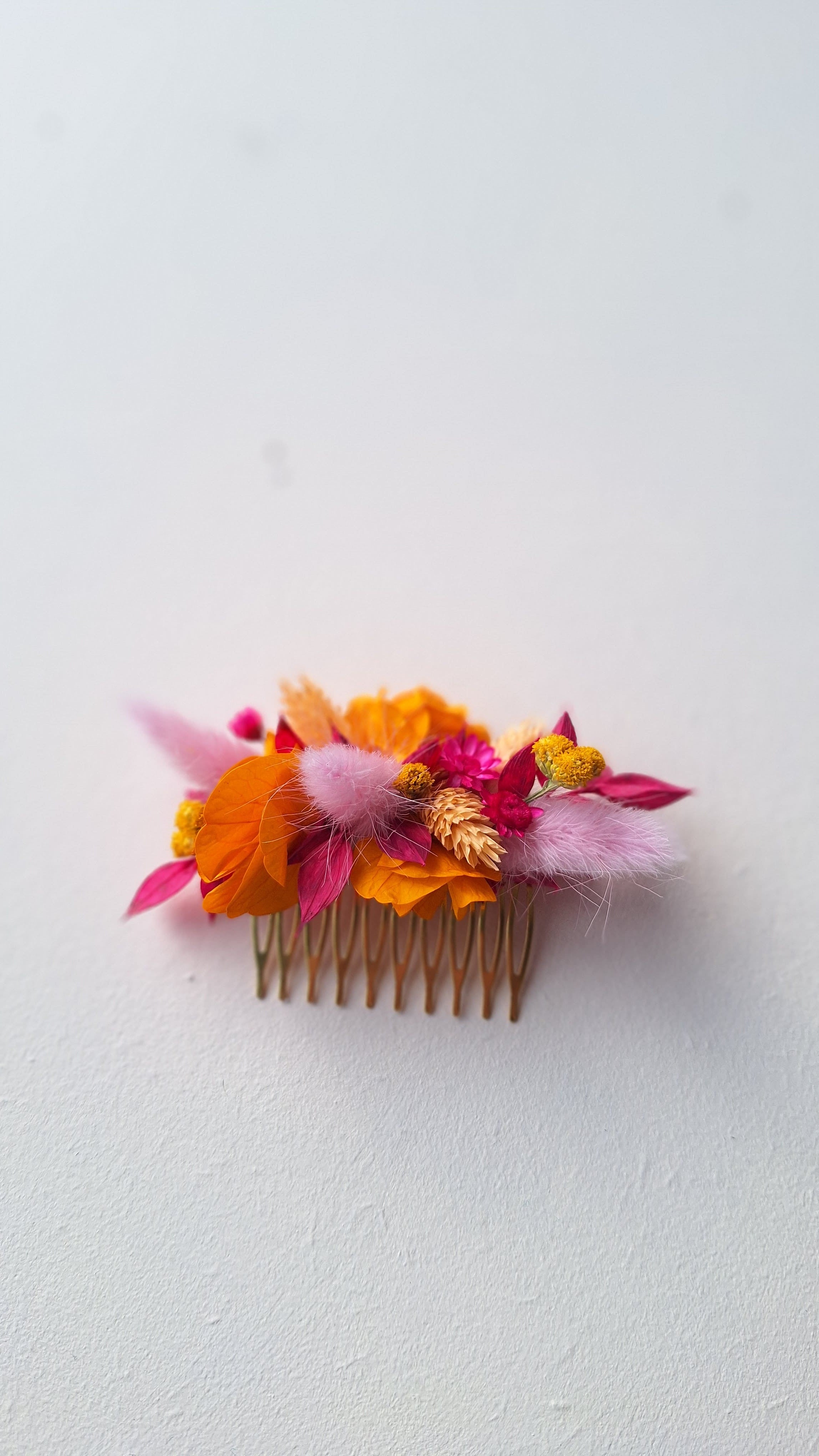 Peigne en fleurs séchées coloré - Mariage 