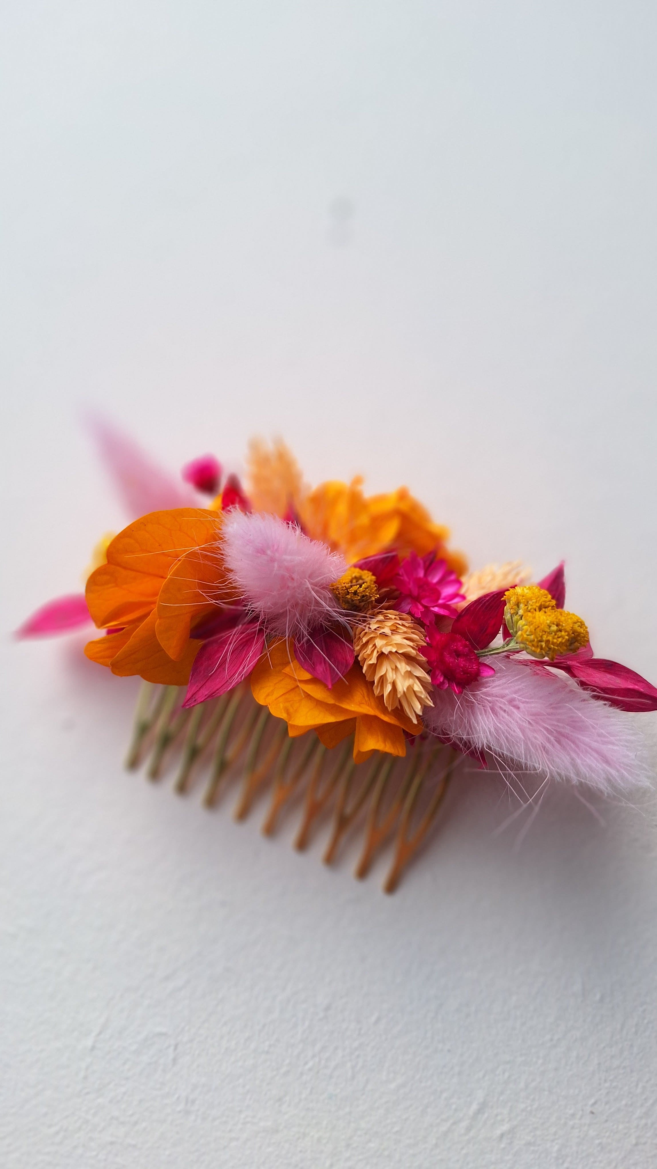 Peigne en fleurs séchées coloré - Mariage 