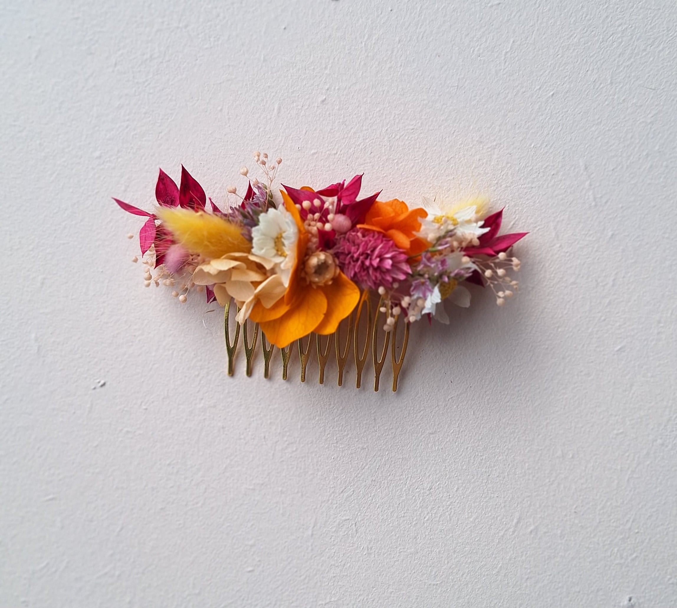 Peigne en fleurs séchées coloré rose orange jaune - mariage