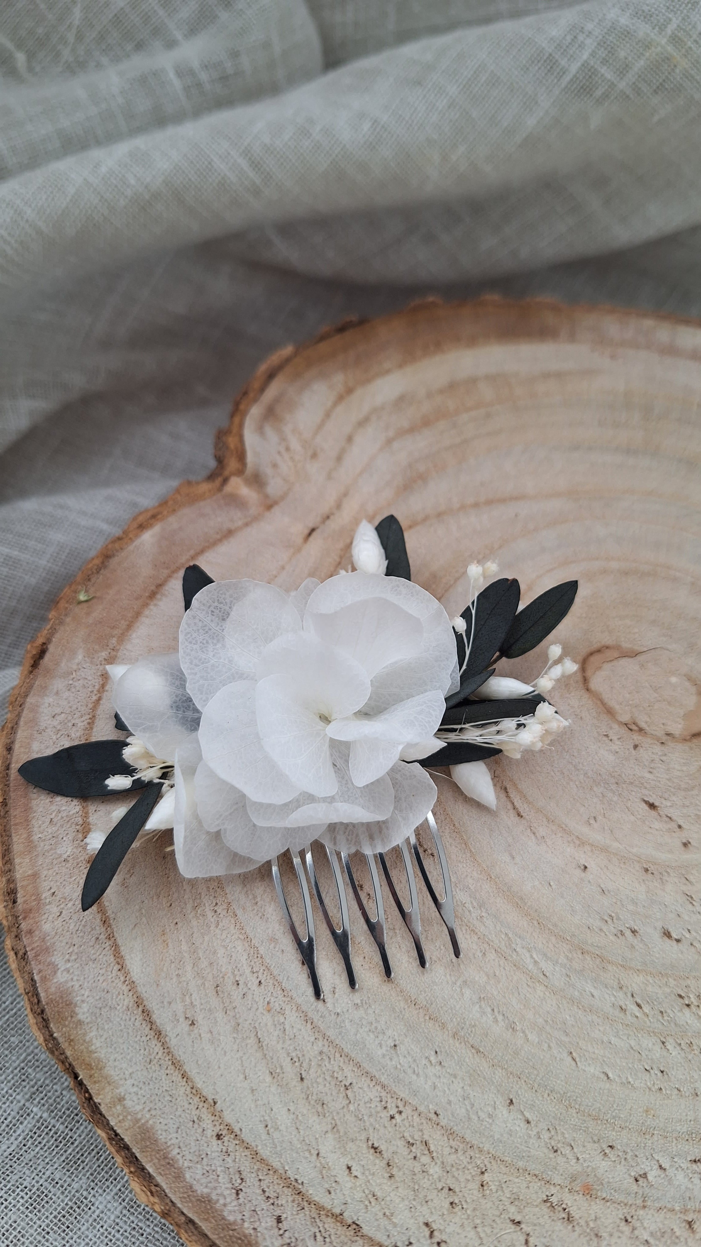 Peigne fleuri blanc et vert olive - livraison en france mariage - 