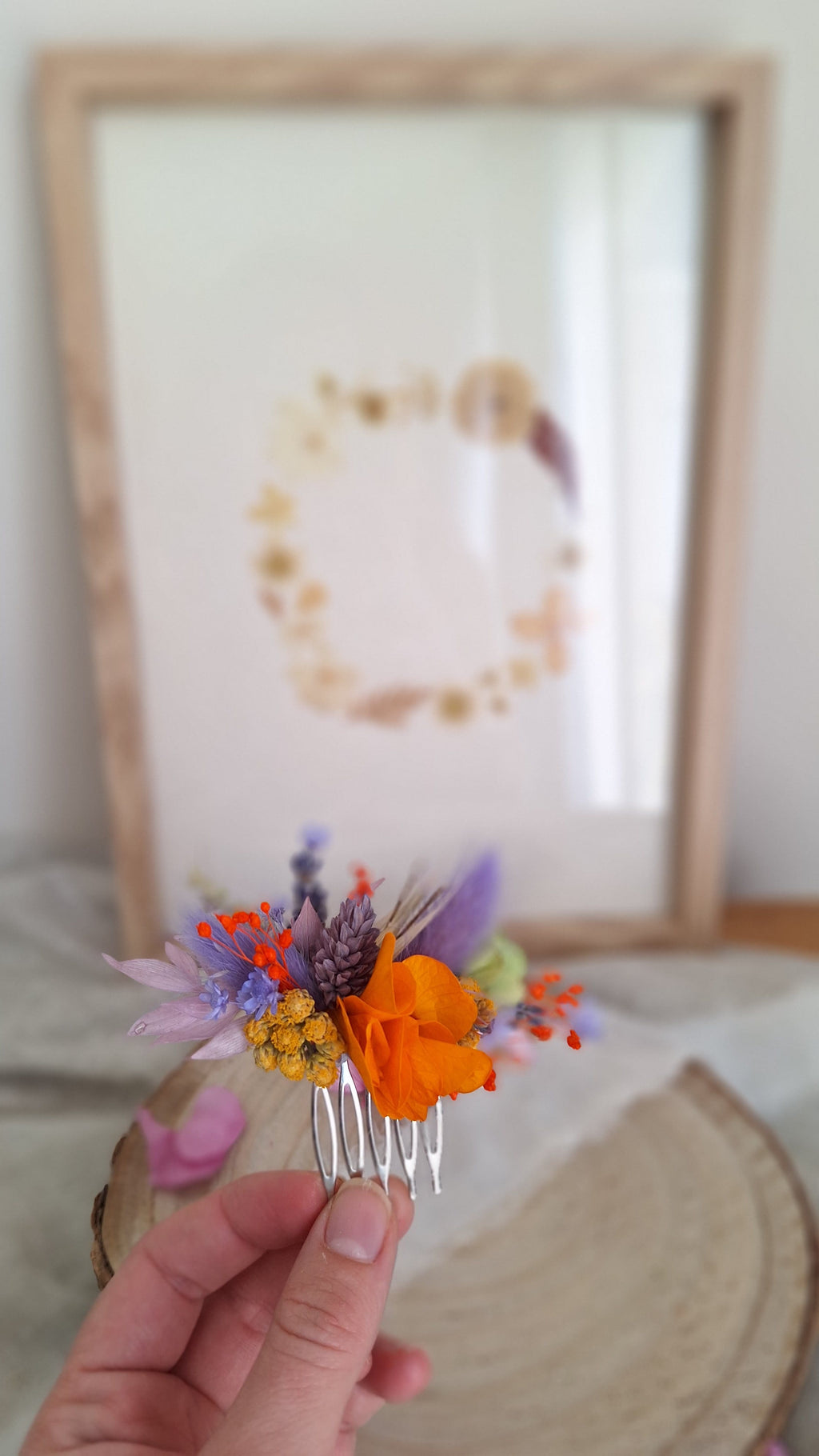 Peigne en fleurs séchées mauve orange printanier- Fleuriste Eure et Loir - Fleuriste Bretoncelles - Fleuriste Le Perche - Livraison France