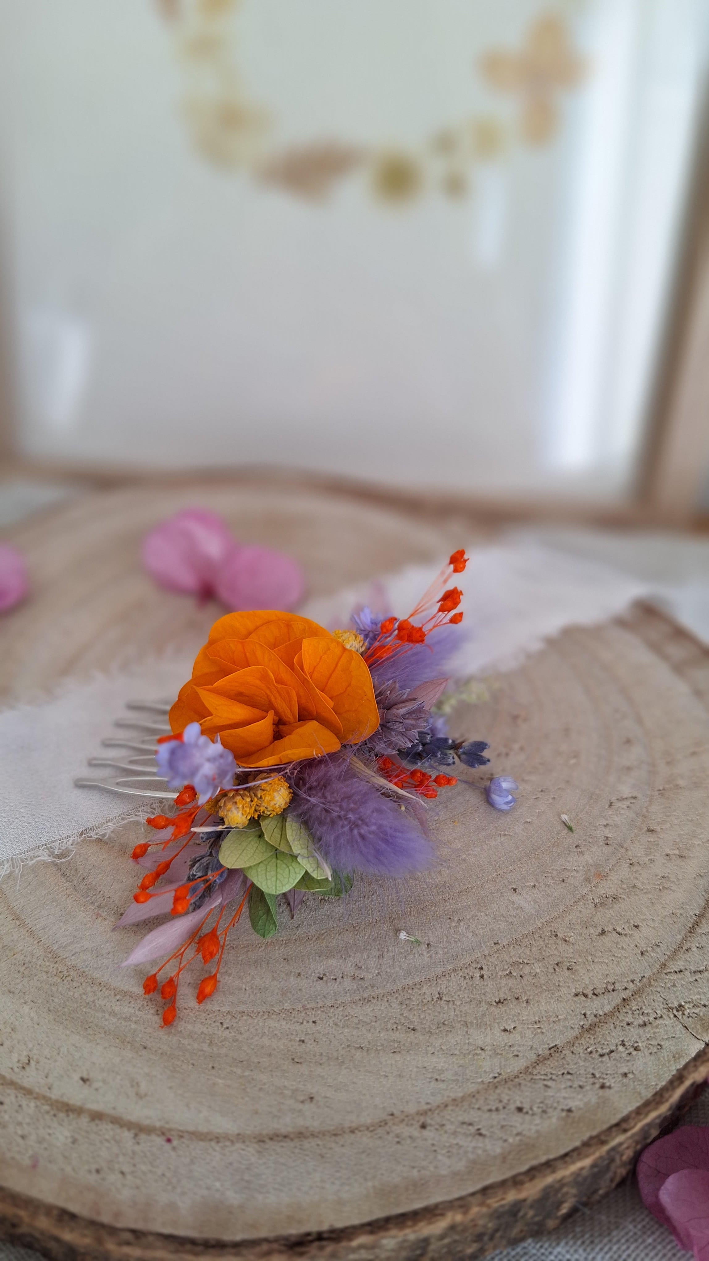 Peigne en fleurs séchées mauve orange printanier- Fleuriste Eure et Loir - Fleuriste Bretoncelles - Fleuriste Le Perche - Livraison France