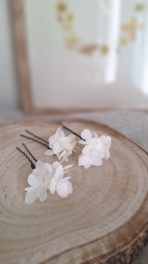 Epingle à chignon fleurie blanc hortensia stabilisé durable - Fleuriste Eure et Loir, fleuriste orne, Fleuriste le perche, Fleuriste Bretoncelles