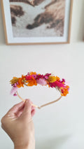 serre tête enfant pour coiffure mariage - évènement - coloré orange rose lilas - fleuriste Bretoncelles le Perche - orne - sarthe - fleuriste eure et loire - livraison france
